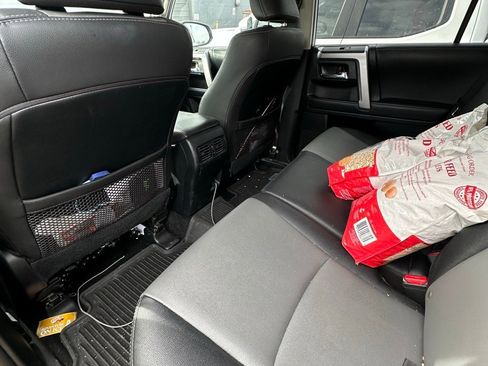 Used 2022 Toyota 4Runner SR5 Premium image 18