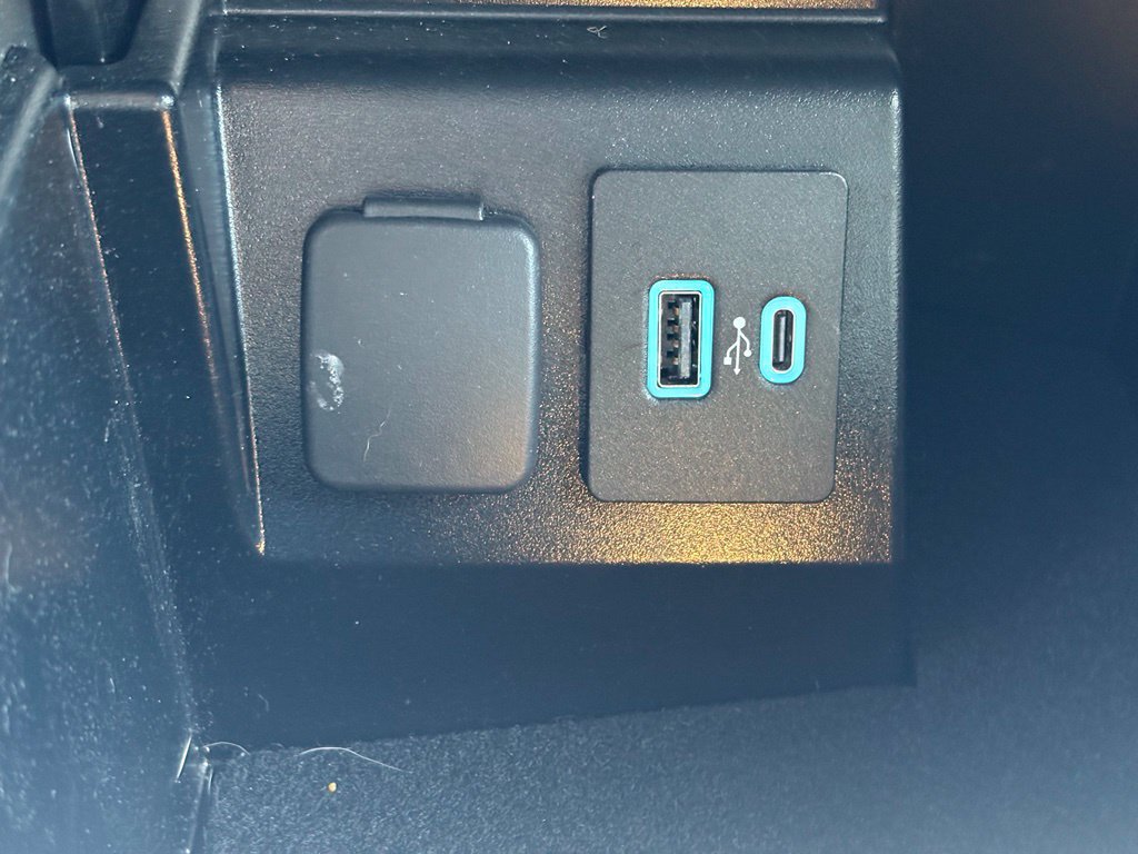 Used 2023 Ford Explorer XLT w/ Equipment Group 202A AWD/4WD image 26