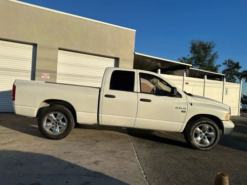 Used 2005 Dodge Ram 1500 Truck SLT image 2