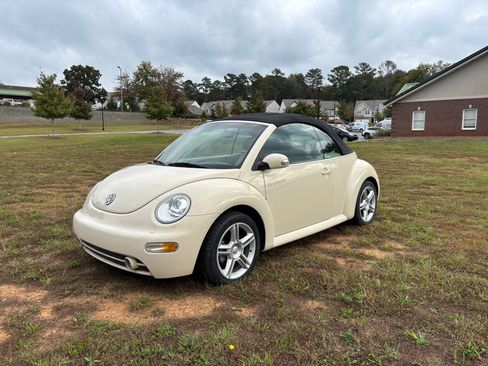 Used 2004 Volkswagen Beetle GLS image 1