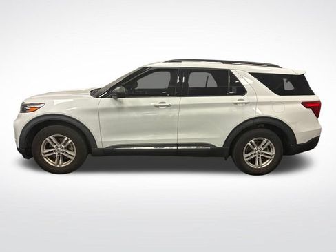 Used 2020 Ford Explorer XLT RWD image 2
