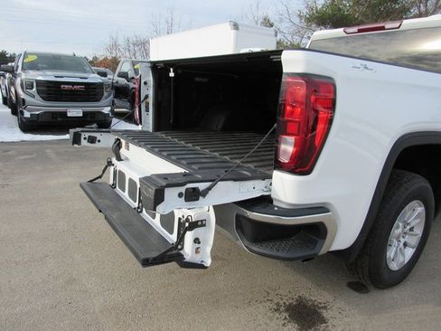 Certified 2023 GMC Sierra 1500 SLE image 26