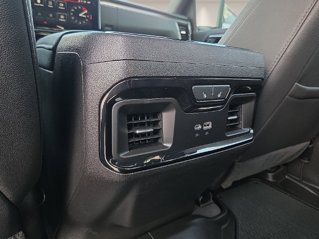 Used 2025 GMC Sierra 2500 AT4 w/ Technology Package AWD/4WD image 11
