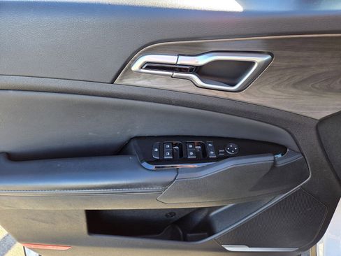 Certified 2023 Kia Sportage X-Line w/ X-Line Premium Package image 18