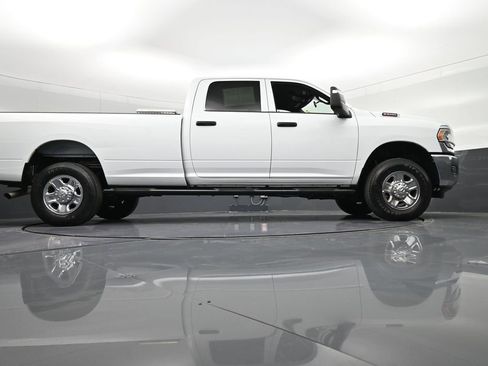 Used 2024 RAM 2500 Tradesman w/ Chrome Appearance Group AWD/4WD image 32