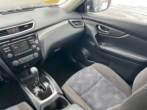 Used 2015 Nissan Rogue S image 19