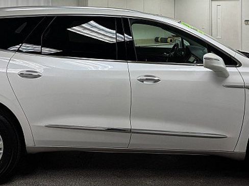 Used 2018 Buick Enclave Essence FWD image 4