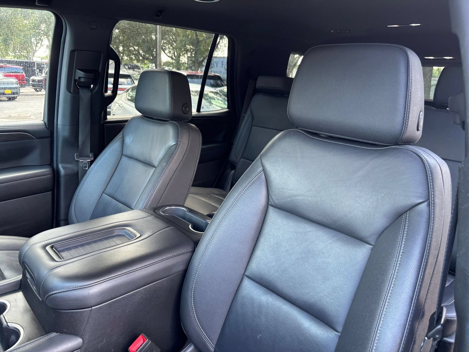 Used 2024 Chevrolet Tahoe LT w/ Luxury Package AWD/4WD image 39