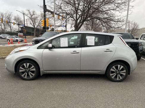 Used 2016 Nissan Leaf SL w/ Premium Package image 6