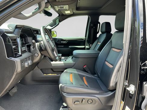 Used 2025 GMC Sierra 1500 AT4 w/ Technology Package AWD/4WD image 10