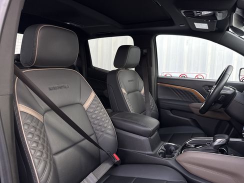 Used 2024 GMC Canyon Denali w/ LPO, Denali Black Edition image 36