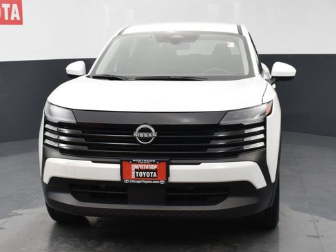 Used 2025 Nissan Kicks SV w/ Illumination Package FWD image 7