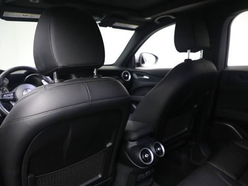 Used 2022 Alfa Romeo Stelvio Sprint image 15