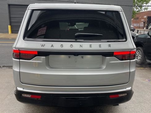 Used 2025 Jeep Wagoneer L Series II w/ 8-pass Seating Package AWD/4WD image 6