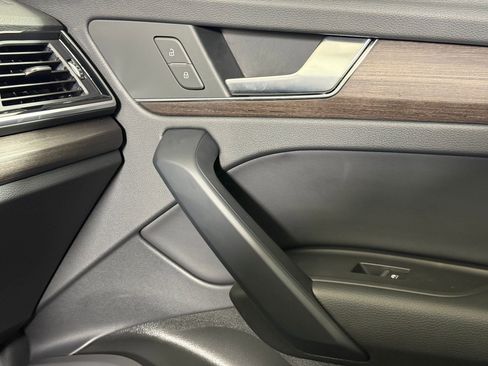 Used 2025 Audi Q5 2.0T Premium w/ Convenience Plus Package image 25