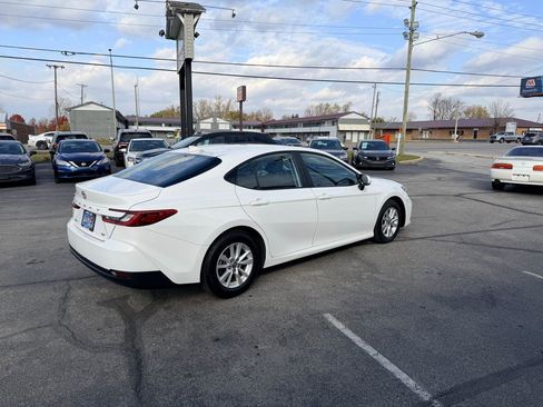 Used 2025 Toyota Camry LE FWD image 7