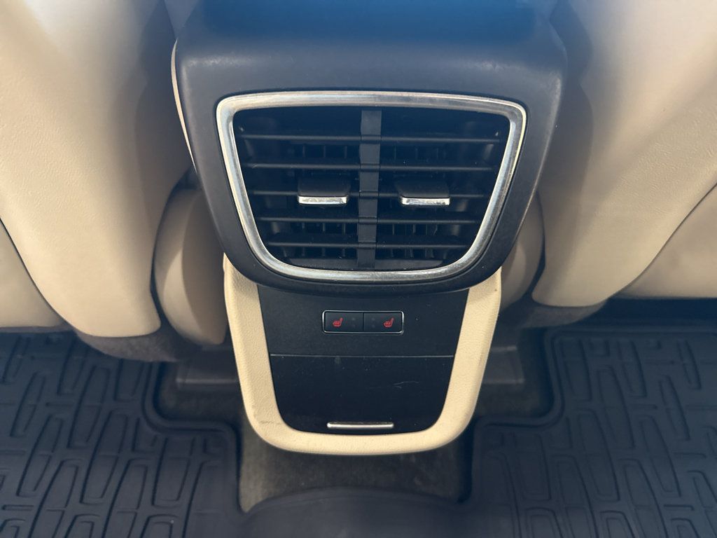 Used 2016 Lincoln MKX Reserve w/ Luxury Package FWD image 28
