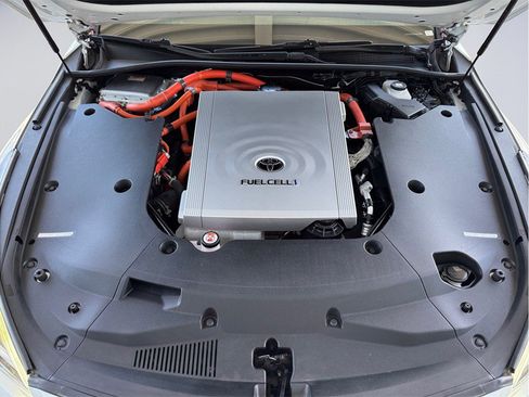 Used 2023 Toyota Mirai w/ Advanced Technology Package RWD image 8