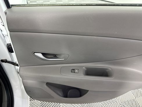 Used 2021 Hyundai Elantra SEL image 27