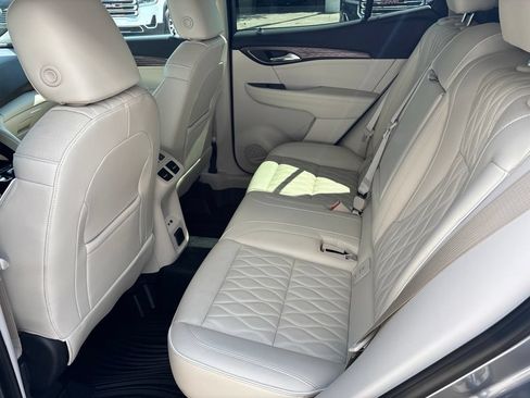 Certified 2022 Buick Envision Avenir w/ Premium Seat Package FWD image 12
