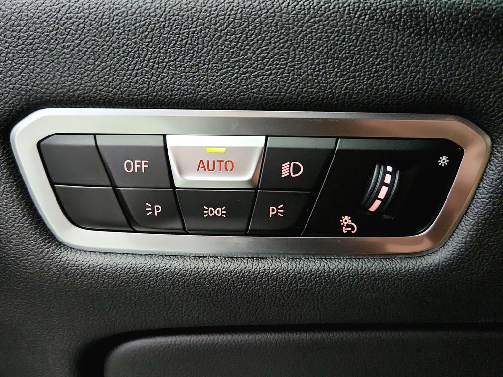 Used 2022 BMW X5 xDrive40i w/ Premium Package AWD/4WD image 19
