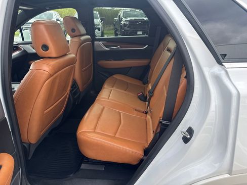 Certified 2020 Cadillac XT5 Premium Luxury AWD/4WD image 29