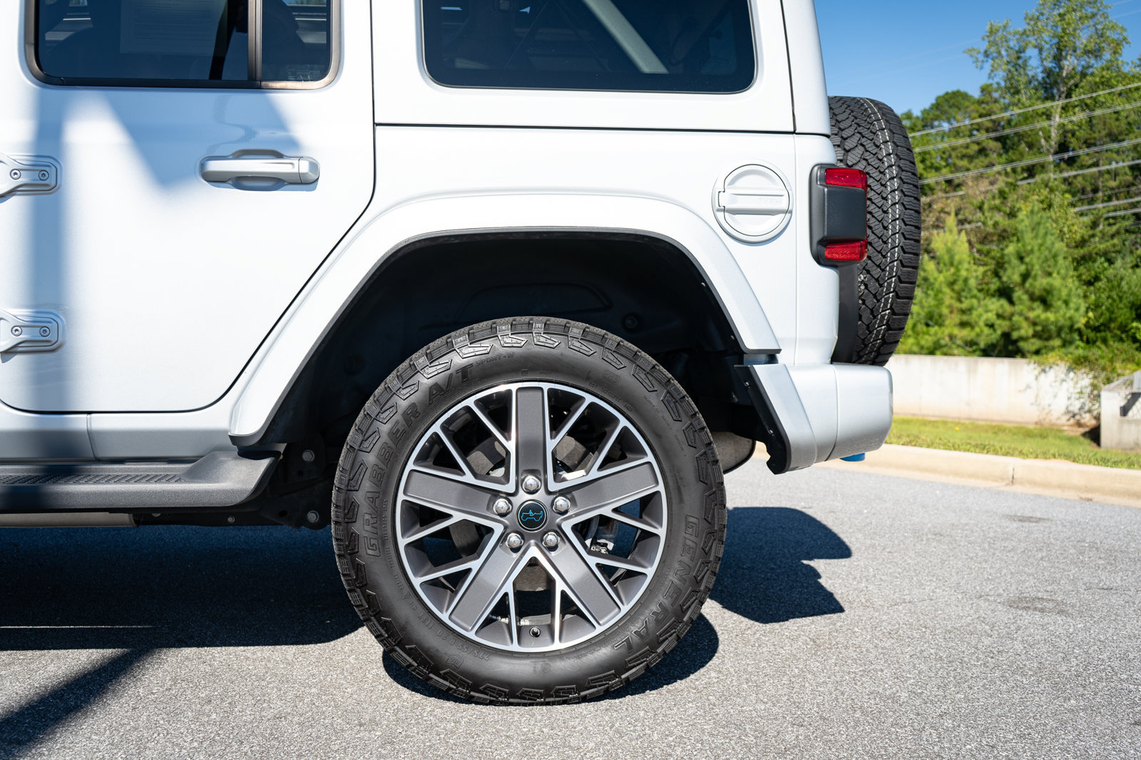 Used 2024 Jeep Wrangler High Altitude AWD/4WD image 6