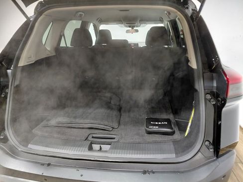 Used 2023 Nissan Rogue S image 36