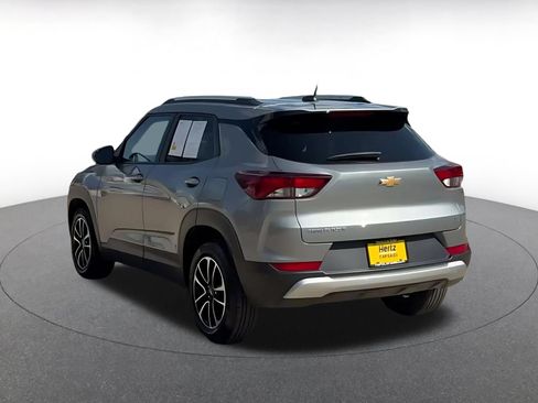 Used 2025 Chevrolet TrailBlazer LT FWD image 9