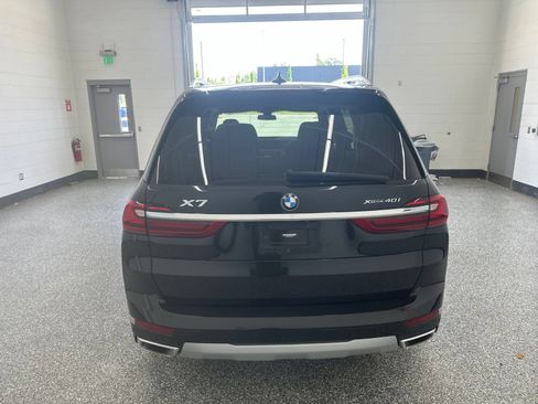 Used 2022 BMW X7 xDrive40i w/ Premium Package AWD/4WD image 7