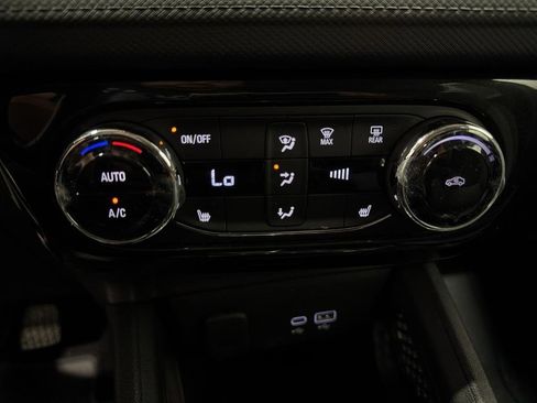 Used 2025 Chevrolet TrailBlazer LT w/ Convenience Package AWD/4WD image 18