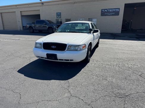 Used 2003 Ford Crown Victoria Police Interceptor image 2
