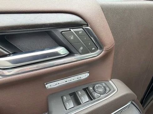New 2025 GMC Sierra 1500 Denali w/ Denali Reserve Package AWD/4WD image 15