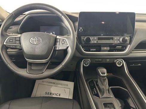 Used 2024 Toyota Grand Highlander XLE image 13