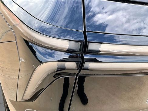 Used 2025 Chevrolet Traverse High Country w/ LPO, Floor Liner Package FWD image 28