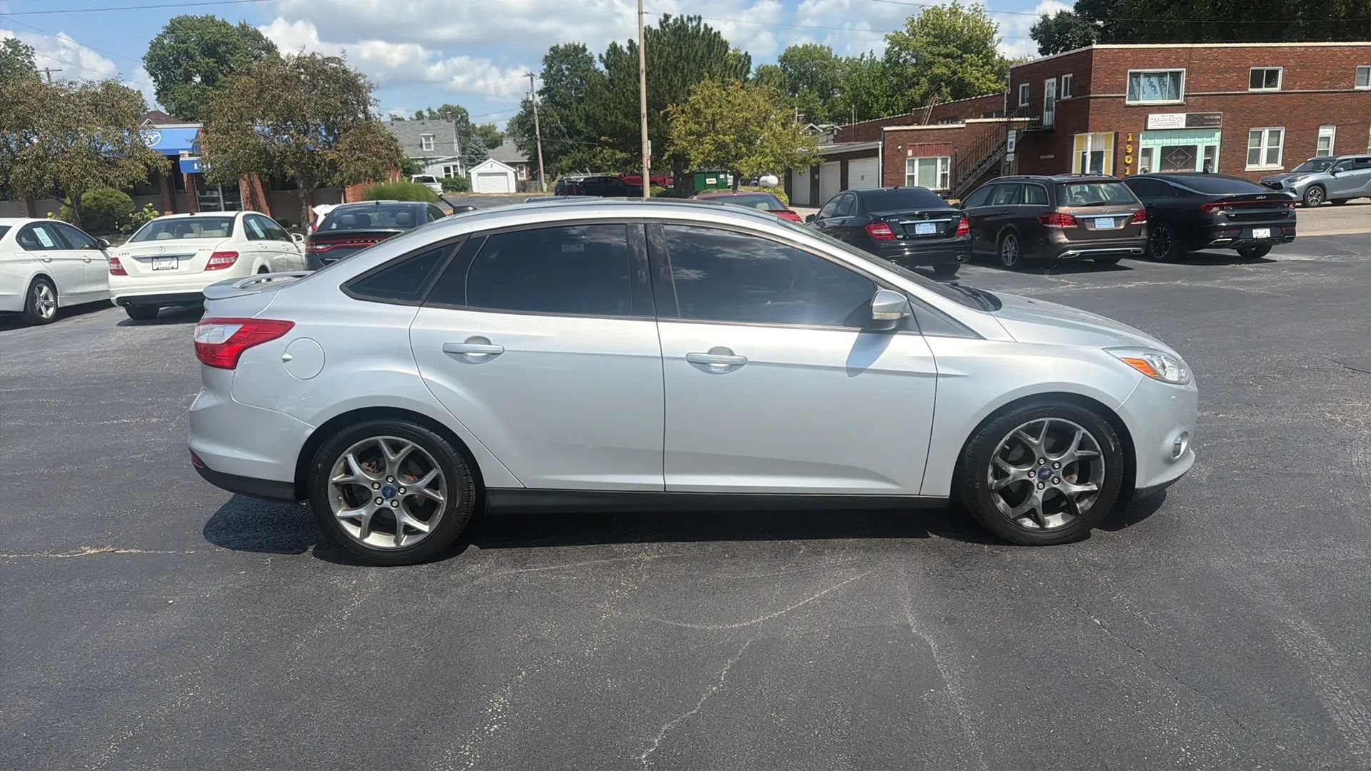 Used 2014 Ford Focus SE w/ Equipment Group 201A FWD image 4
