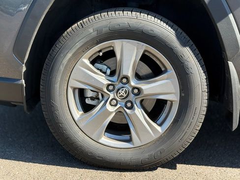 Used 2024 Toyota RAV4 XLE AWD/4WD image 9