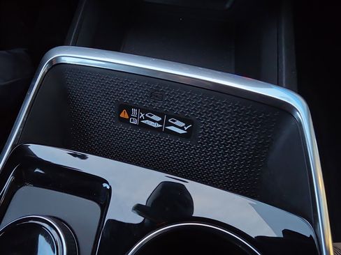 Used 2025 Chevrolet Equinox ACTIV w/ Safety and Technology Package image 29