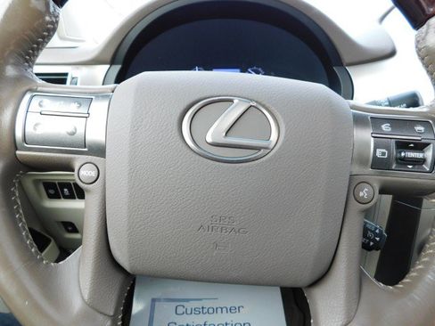 Used 2017 Lexus GX 460 image 11