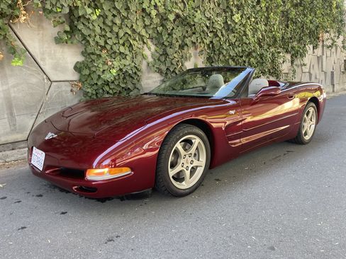 Used 2003 Chevrolet Corvette Convertible w/ Preferred Equipment Group1 RWD image 4