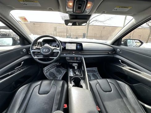 Used 2024 Hyundai Elantra Limited FWD image 14