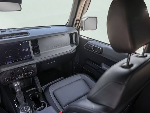 Used 2024 Ford Bronco Everglades AWD/4WD image 28