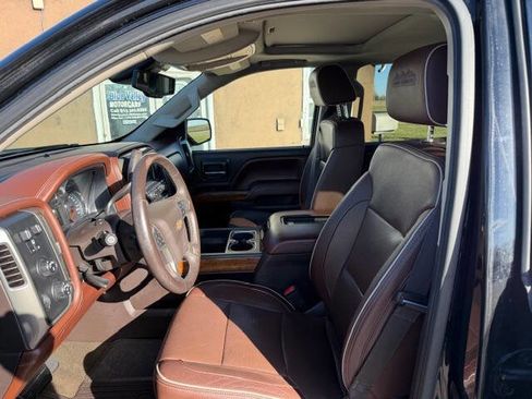 Used 2017 Chevrolet Silverado 1500 High Country w/ High Desert Package AWD/4WD image 6