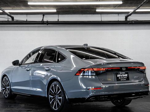 Used 2024 Honda Accord Touring image 3