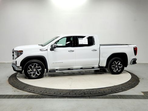 Used 2022 GMC Sierra 1500 SLT w/ SLT Premium Plus Package image 4