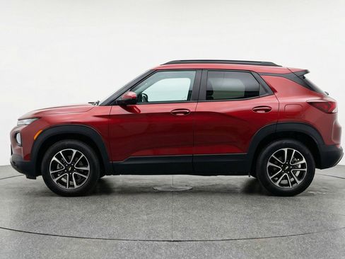 Used 2025 Chevrolet TrailBlazer LT image 5