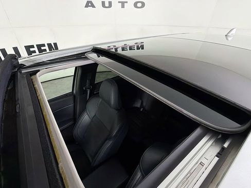 Used 2024 Mitsubishi Outlander SE Black Edition image 16