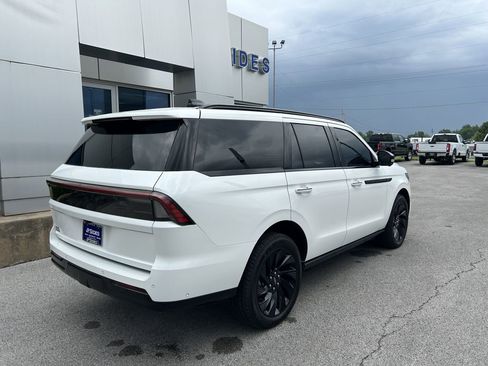Used 2025 Lincoln Navigator Reserve w/ Jet Appearance Package AWD/4WD image 6