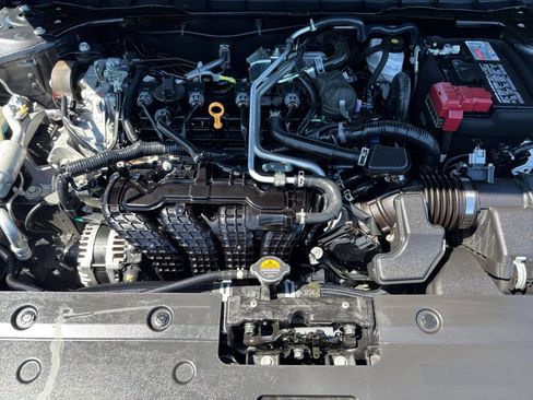Used 2025 Nissan Altima 2.5 SV FWD image 33