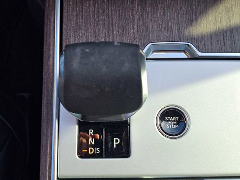 Used 2025 Land Rover Range Rover SE AWD/4WD image 30